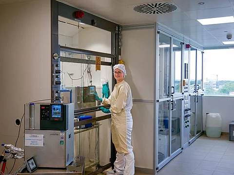 Neuer ChemCon Reinraum.