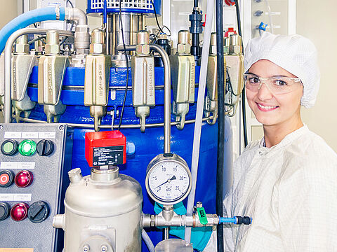 GMP manufacturing in cleanroom facility, 250 L reactor