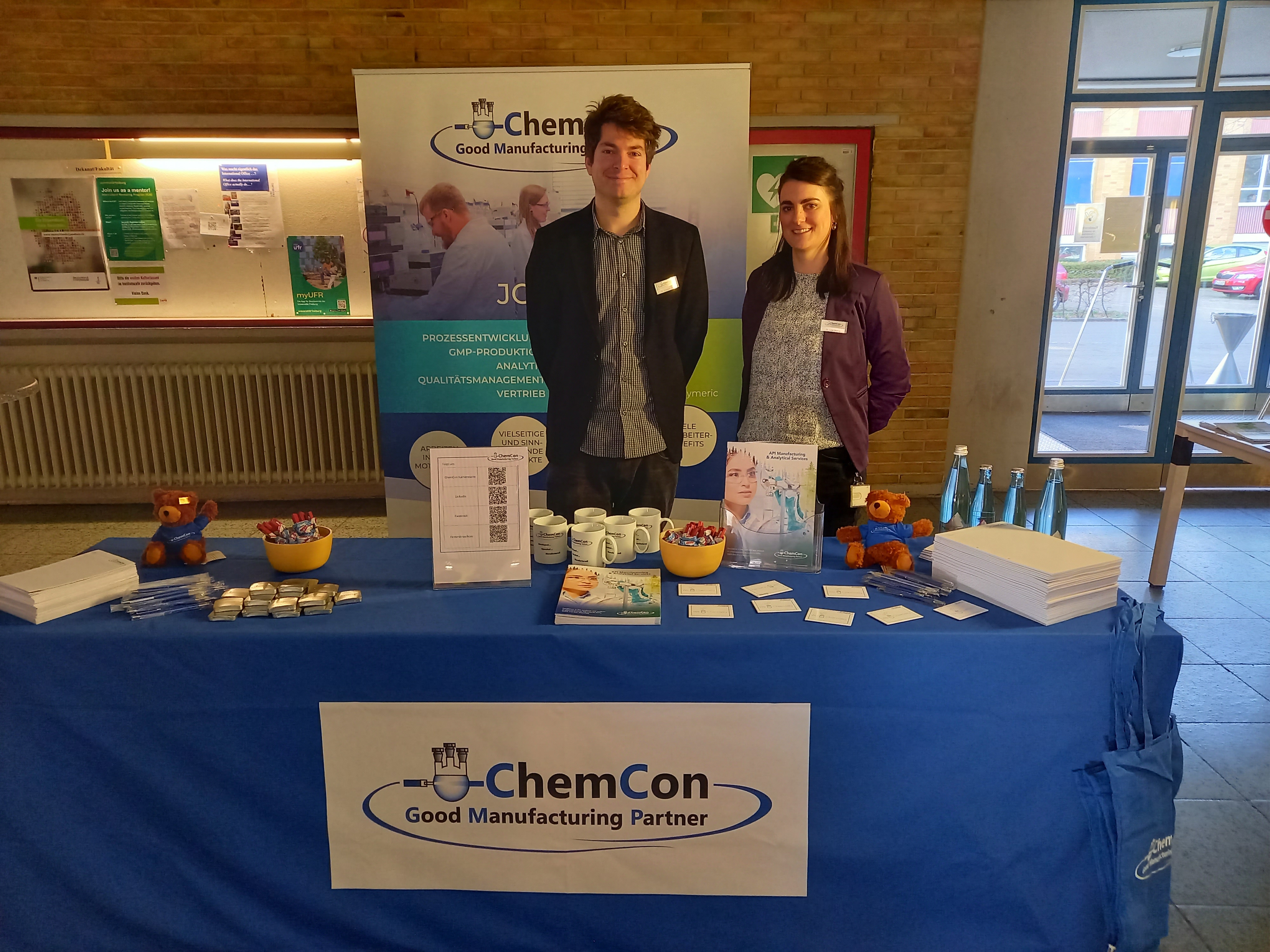 Dr. Kern und Dr. Mintrop beim Karrieretag (von links)